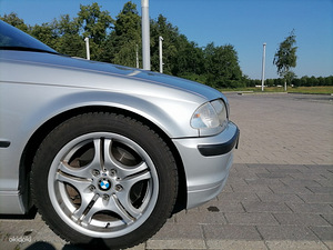 БМВ 330i (3 фото из 14)