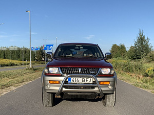 Митсубиси Паджеро Спорт V6 (2 фото из 14)