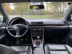 Audi A4 2.5 132kw Quattro 6k мануал (10 фото из 13)