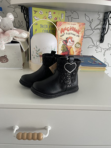 Laste jalanõud (1 foto / 3)
