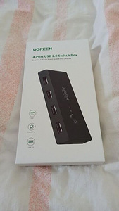Switch KVM USB 2x4 UGREEN USB 2.0 black (1 foto / 1)