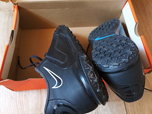 Nike putsad (saal/kunstmuru) (1 foto / 2)