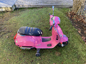 Elektriroller Vespa (3 foto / 4)