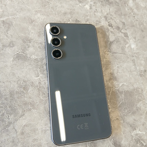 Samsung Galaxy S24 FE 128gb (3 foto / 6)