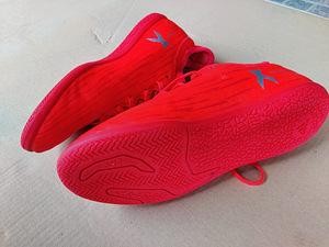 Spordijalatsid, Adidas (3 foto / 7)