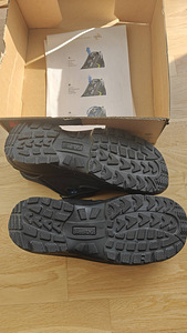Sievi turvajalanõud 46-47(suve+talvesaapad) 2tk ühe hinnaga! (3 foto / 6)