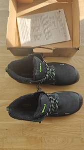 Sievi turvajalanõud 46-47(suve+talvesaapad) 2tk ühe hinnaga! (4 foto / 6)