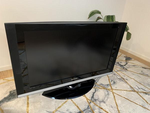TV Samsung 40" (LE40S71B) (foto #1)