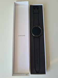 Samsung Galaxy Watch 4 Classic 46mm must (5 foto / 5)