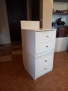 Müüa kaks öökappi (2 фото из 2)