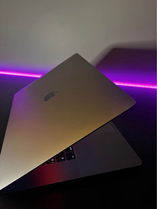 MacBook Pro (16", 2019) I7 9th gen / 16GB ram / CL 30 (5 foto / 6)