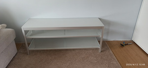 Klaasist tv-laud (1 foto / 1)