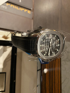 Patek Philippe Aquanaut (8 foto / 8)
