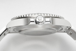 Rolex Submariner Дата 126610LV (4 фото из 7)