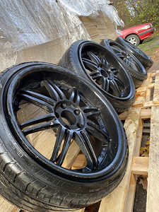 BMW erilaiused veljed (5 foto / 5)