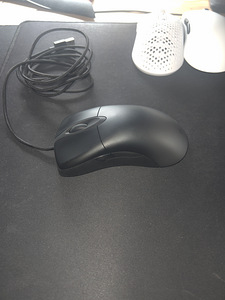 Microsoft Pro IntelliMouse Tume (2 foto / 5)