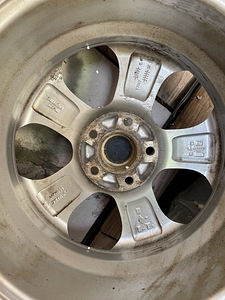 Шины на дисках 235/65R17 (3 фото из 6)
