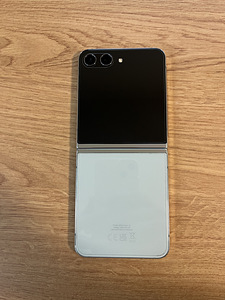 Samsung Z Flip5 512GB (1 foto / 6)