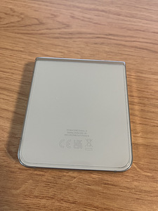 Samsung Z Flip5 512GB (2 foto / 6)
