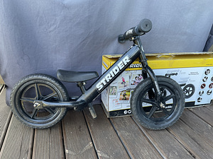 Strider 12 Sport jooksuratas + kiiver (2 foto / 5)