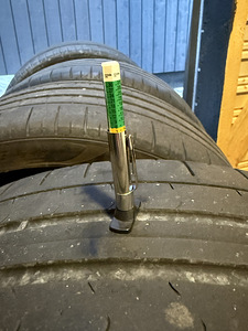 Pirelli P Zero suverehvid 215/40 R18 (6 foto / 9)