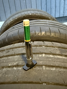 Pirelli P Zero suverehvid 215/40 R18 (7 foto / 9)