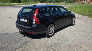 Volvo v50 рестайлинг (6 фото из 11)