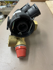 BOSCH/Junkers 3 WAY VALVE 8717010084 Wassergruppe (3 foto / 4)