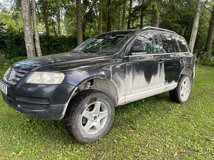 M/V Volkswagen Touareg (2 foto / 15)