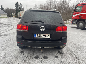 Volkswagen Touareg (2 foto / 13)