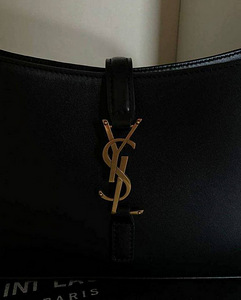 Saint Laurent Hobo kott (2 foto / 6)