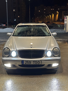 Mercedes Benz (5 foto / 6)