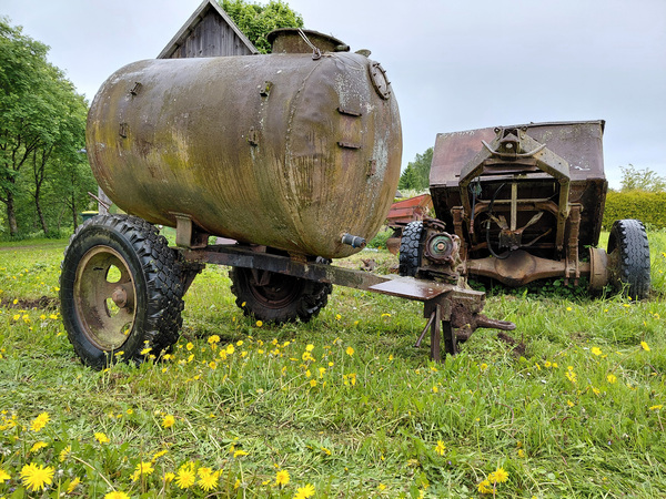 Veepütt ja kallur