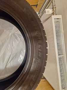 215/55/17 Michelin X-ICE Snow lamellrehvid (8 foto / 9)