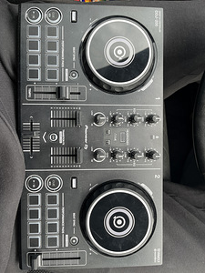 DJ controller Pioneer DDJ-200
