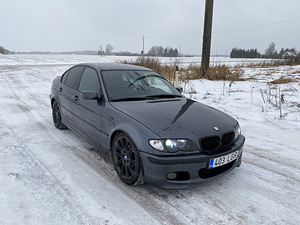 BMW 330d M-PAKETT (4 foto / 10)