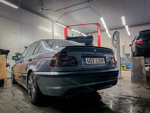 BMW 330d M-PAKETT (8 foto / 10)