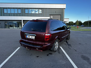 Chrysler Voyager Stow n' Go 3.8 V6 LPG (3 фото из 15)