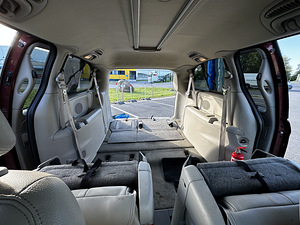 Chrysler Voyager Stow n' Go 3.8 V6 LPG (10 фото из 15)