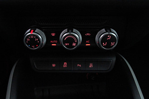 Audi a1 1.6 66kw (8 foto / 13)