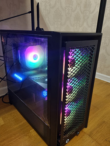 RTX 5090 32GB AMD 9800x3d RAM 6000 32gb 30CL (1 foto / 2)