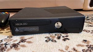 Xbox 360 (2 фото из 10)