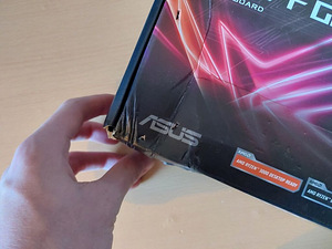 Asus Rog Strix b450f emaplaat (3 foto / 5)