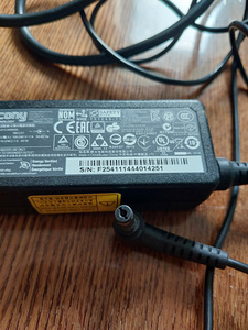 Acer Aspire toiteplokk (2 foto / 2)