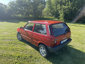 Fiat Uno (6 фото из 10)