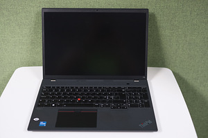 Lenovo ThinkPad T16 16" / I5-1235U / 32 GB / 500 GB (2 foto / 3)