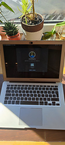 MacBook air mid 2013 (2 foto / 4)