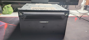 Nissan Pathfinder Cd-box (4 foto / 4)