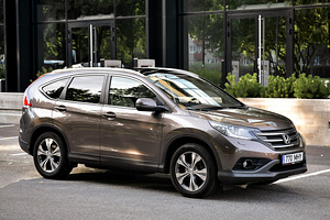 Usaldusväärne auto Honda CR-V 2013 / 2.0 (6 foto / 15)