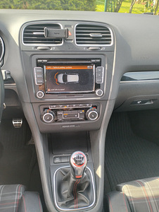 Volkswagen Golf GTI 2.0 211kW (9 foto / 10)